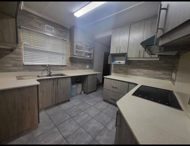 2 BEDROOM PROPERTY TO RENT IN DAWNCREST